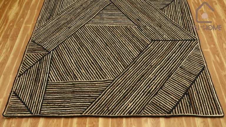 Stylish Outdoor Plastic Straw Rug – Durable & Affordable